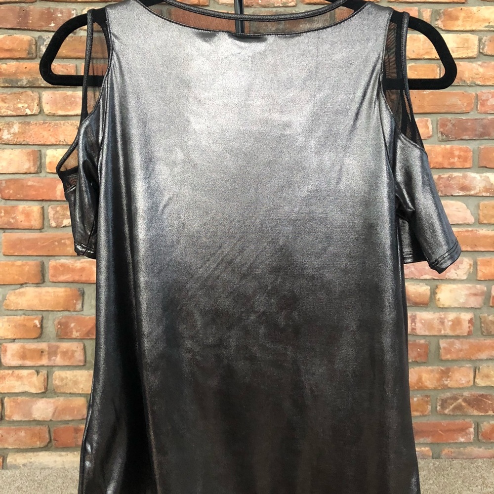 Fun Metallic Top 🌸🌼🌺 - Picture 2 of 4